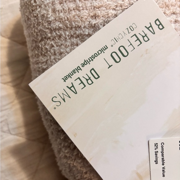 Barefoot Dreams 45” x 60” Cream Knit Throw - Picture 5 of 6